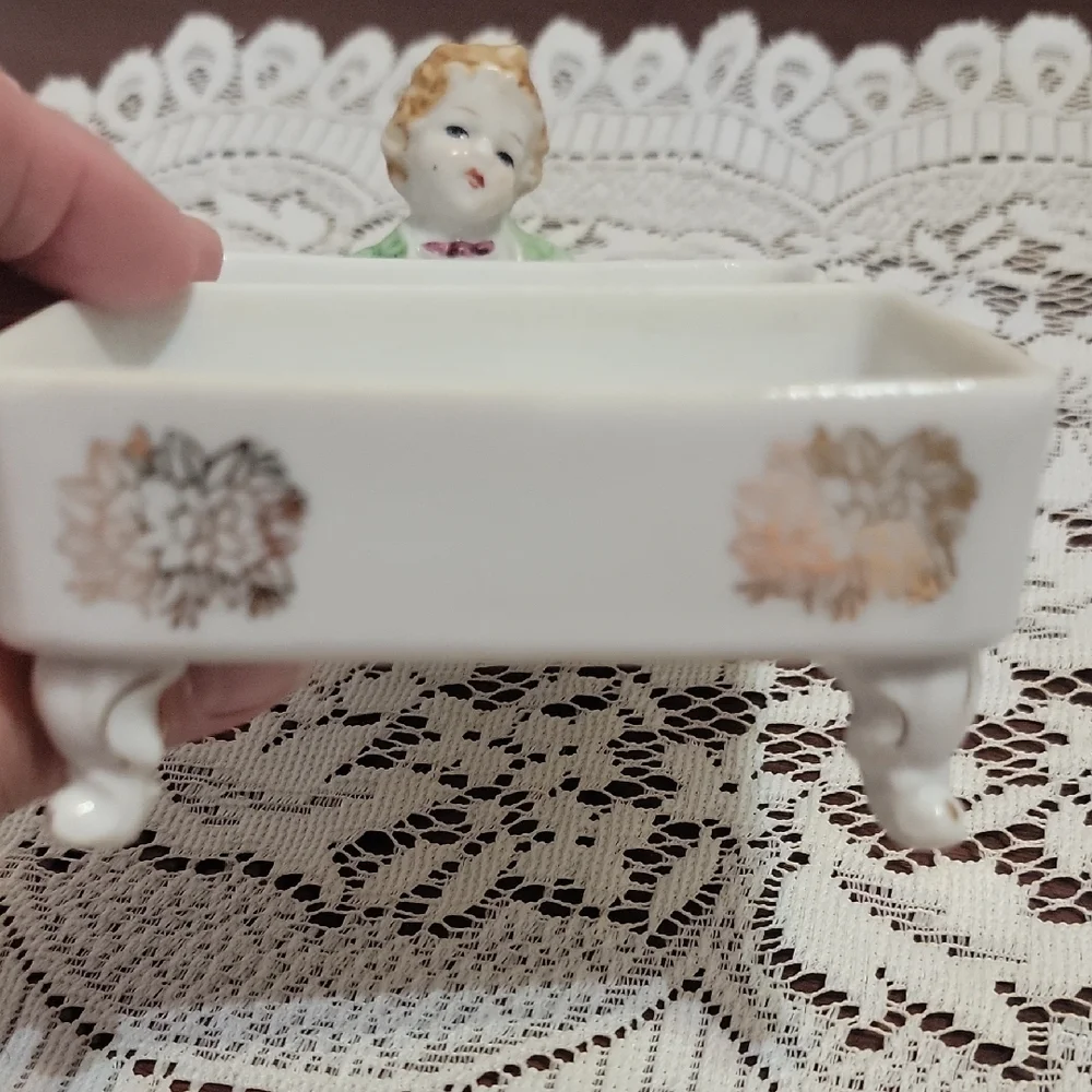 Vintage Ashtray And Cigarette Holder